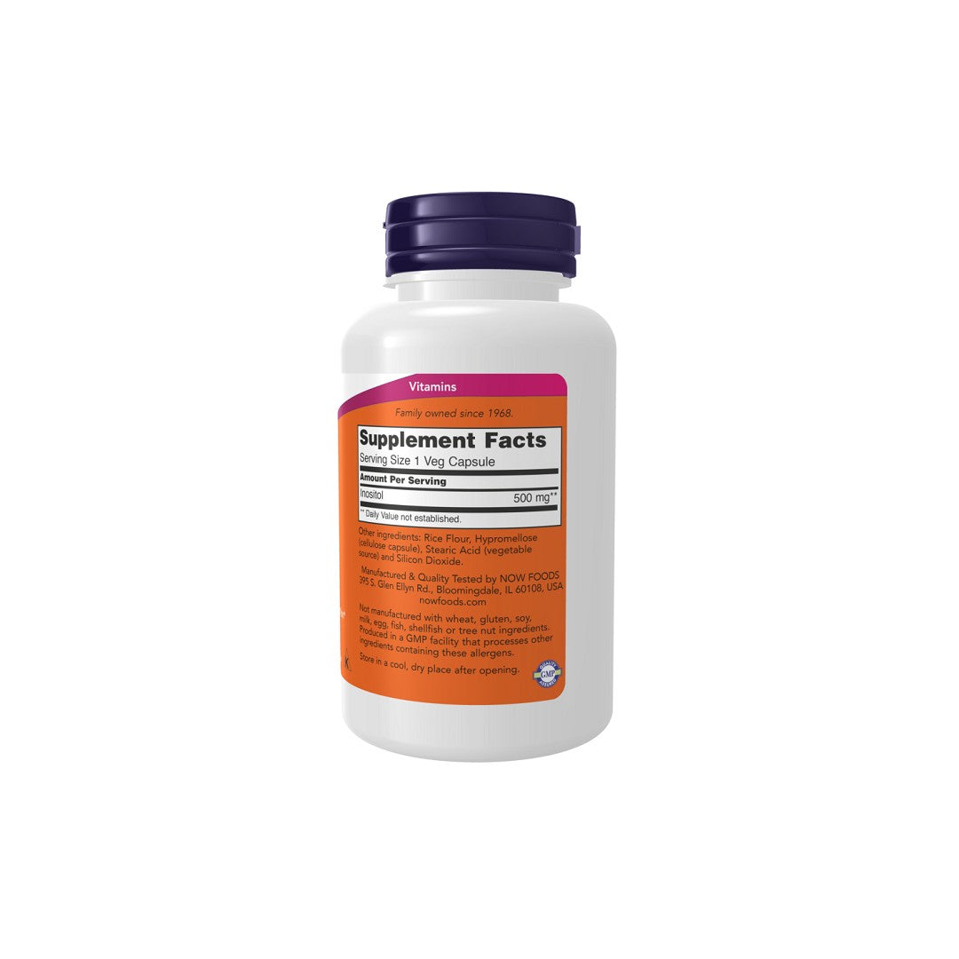 Um frasco de Now Foods Inositol 500 mg 100 Vegetable Capsules sobre um fundo branco.