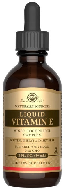 Um frasco de vitamina E líquida.