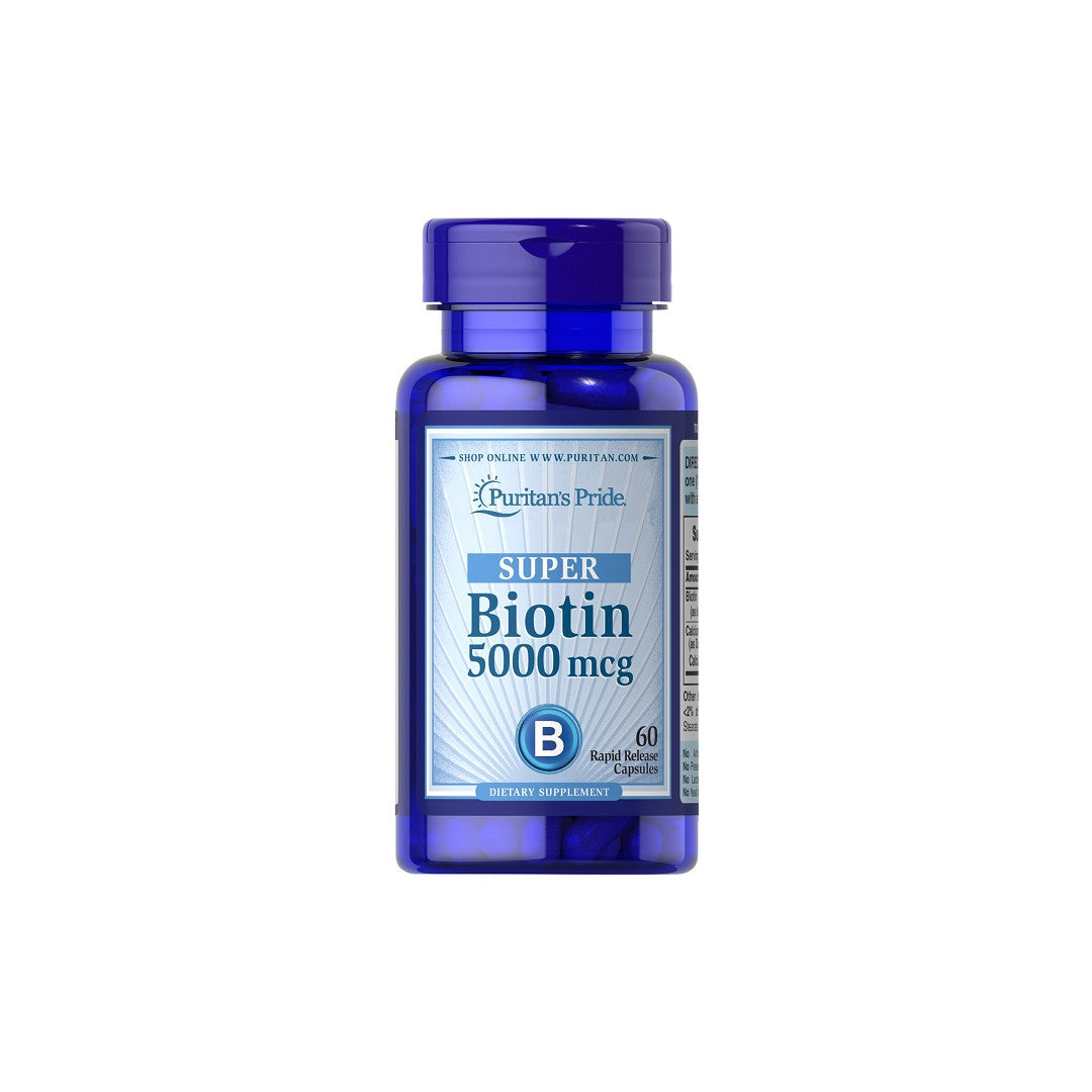 Um frasco de suplemento alimentar de Biotin 5000 mcg da Puritan's Pride.