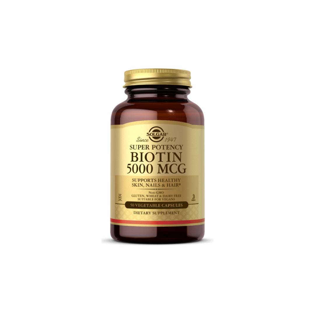 Um frasco de suplemento alimentar de Solgar Biotin 5000 mcg Super Potency 50 V Caps.